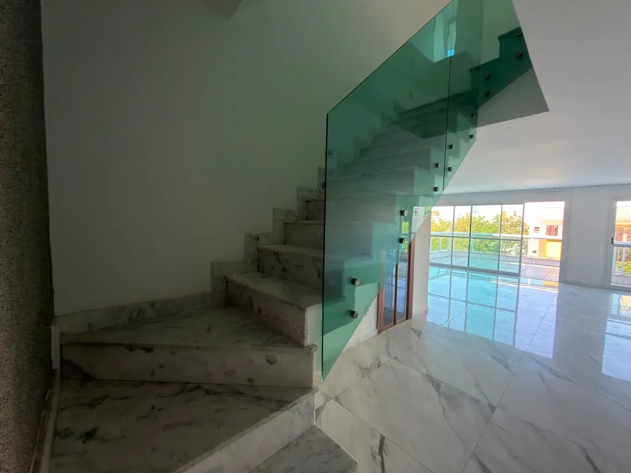 Apartment with 3 bedrooms and 4 bathrooms plus terrace — photo 19