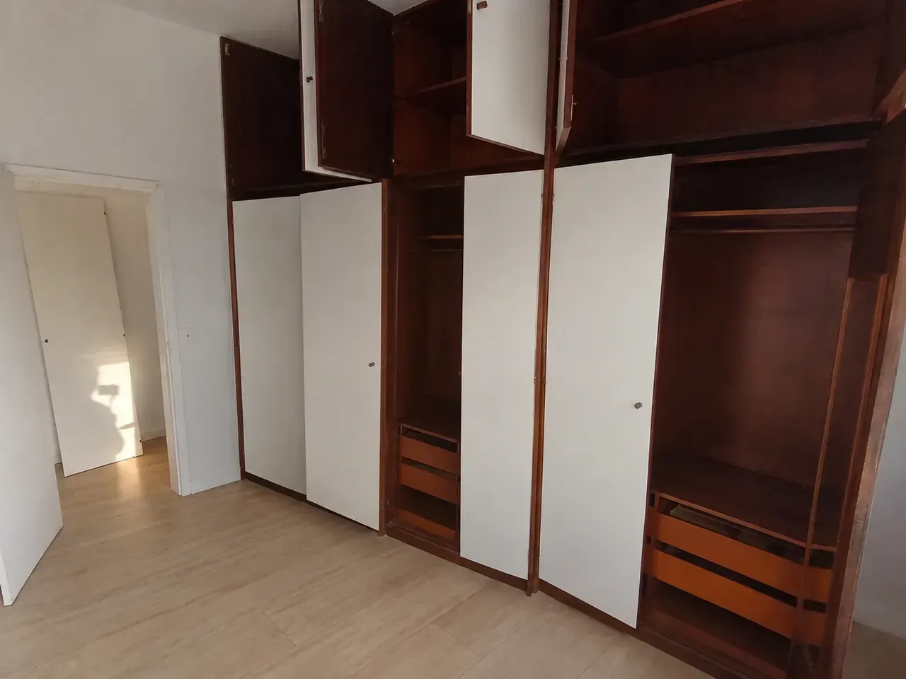 Unfurnished 150 m² apartment with 3 bedrooms and 4 bathrooms — photo 14