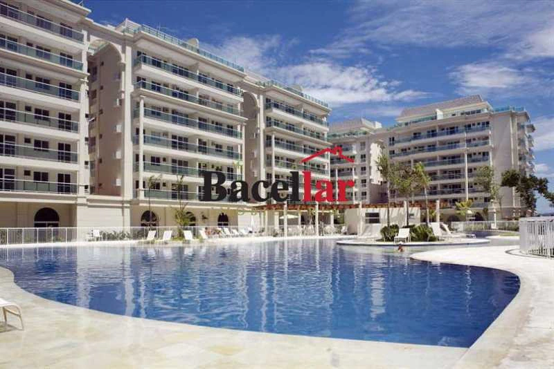 Furnished 203 m² apartment with enclosed balcony — photo 13