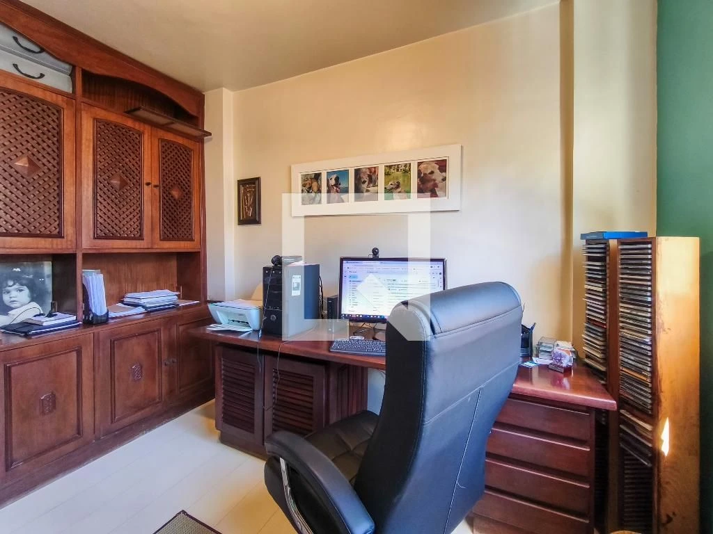 Furnished 4-bedroom apartment with balcony — photo 72