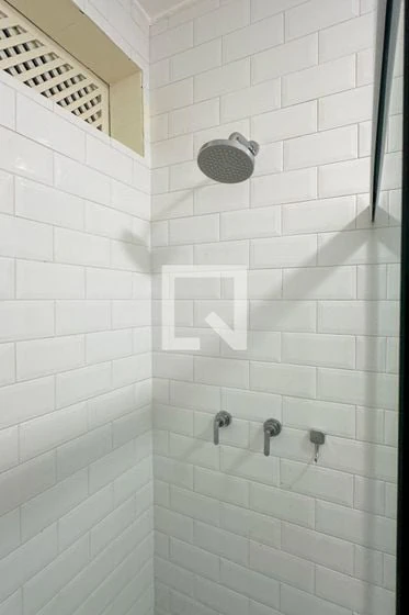 Деревянный пол или ламинат и 4 спальни: квартира 168 м² — photo 11