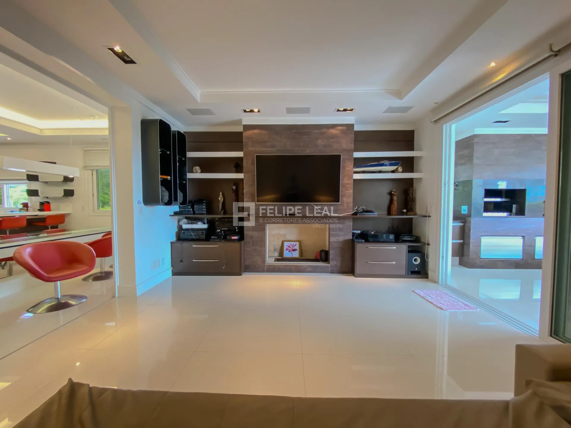 Casa em condomínio com 9 dormitórios e 8 suítes — photo 53