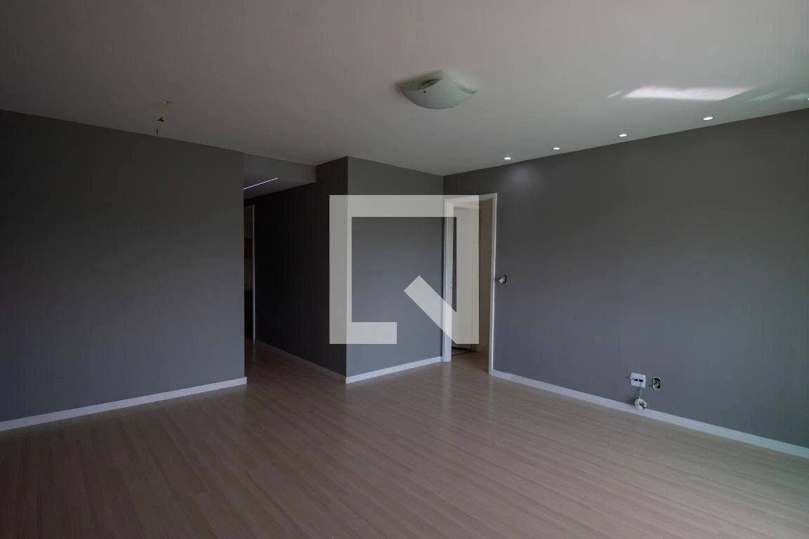 Apartamento com 3 quartos, varanda e vista para as montanhas — photo 2