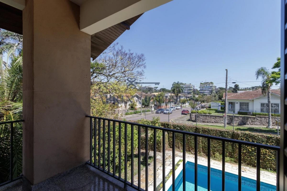 4-bedroom house with a grill on the balcony in Curitiba — photo 7