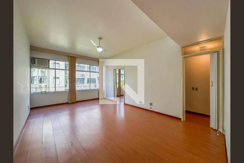 3-bedroom apartment with a bathtub — photo 5