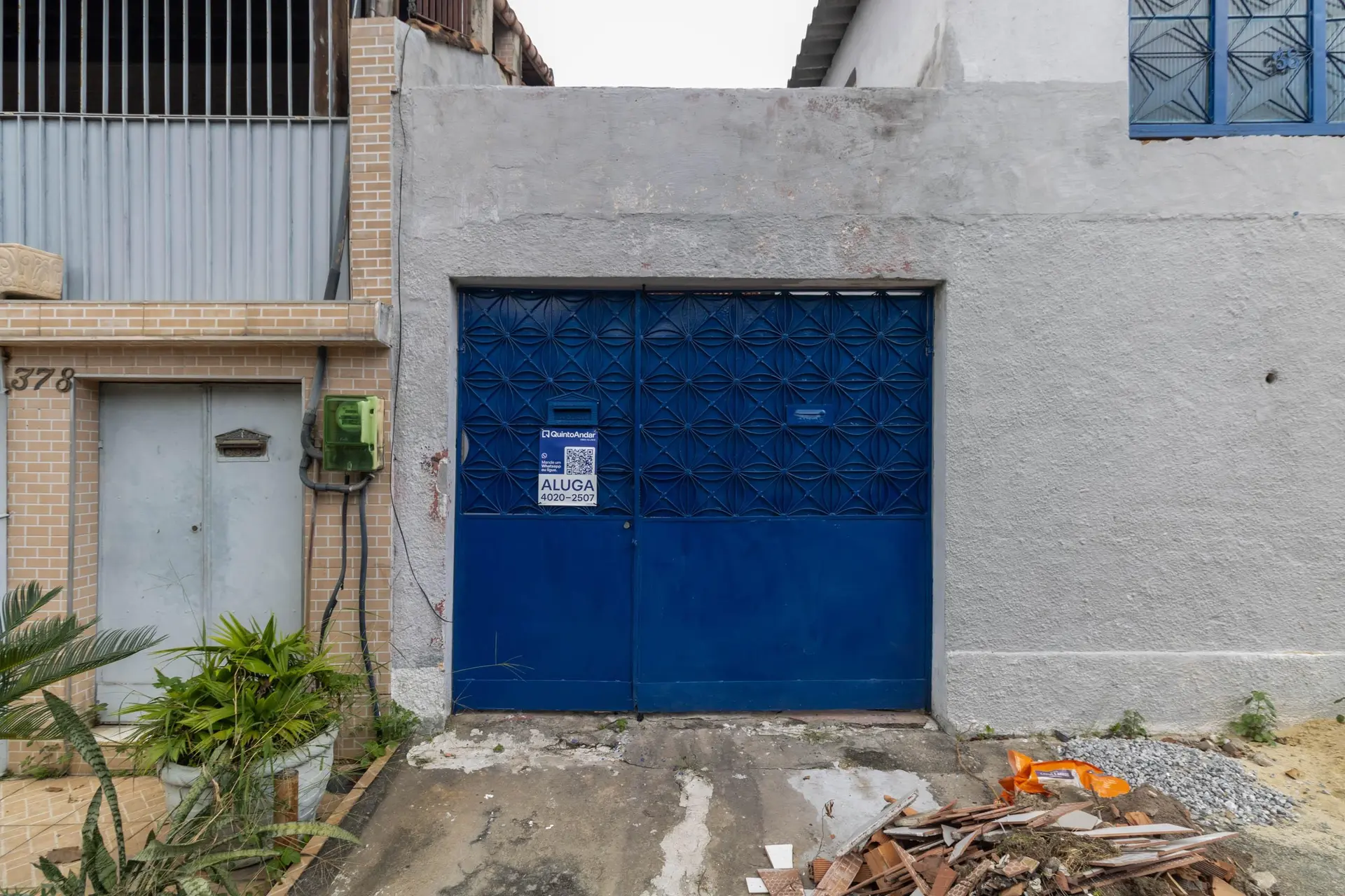 House with 3 bedrooms and a shared outdoor pool — photo 57
