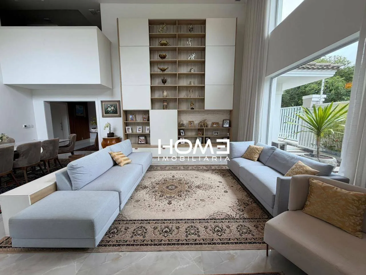 Furnished house with 6 en-suite bedrooms and barbecue