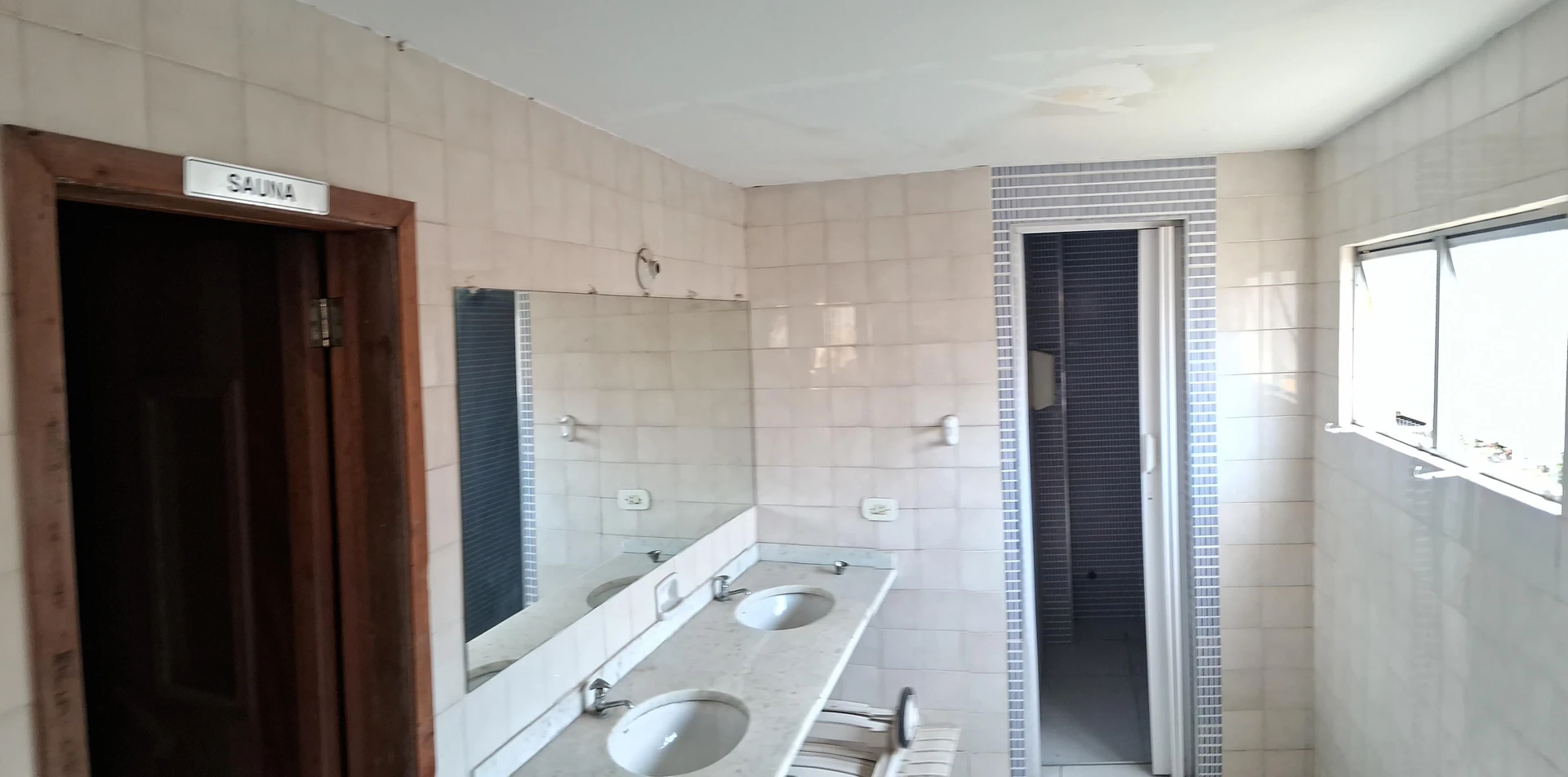 Квартира з 2 спальнями та робочим місцем — photo 37