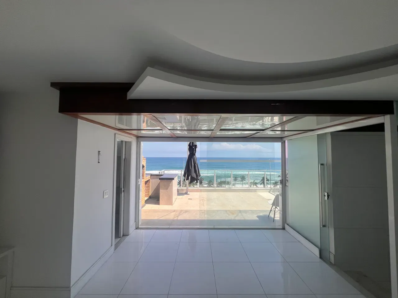 4-bedroom apartment with floor-to-ceiling windows — photo 15