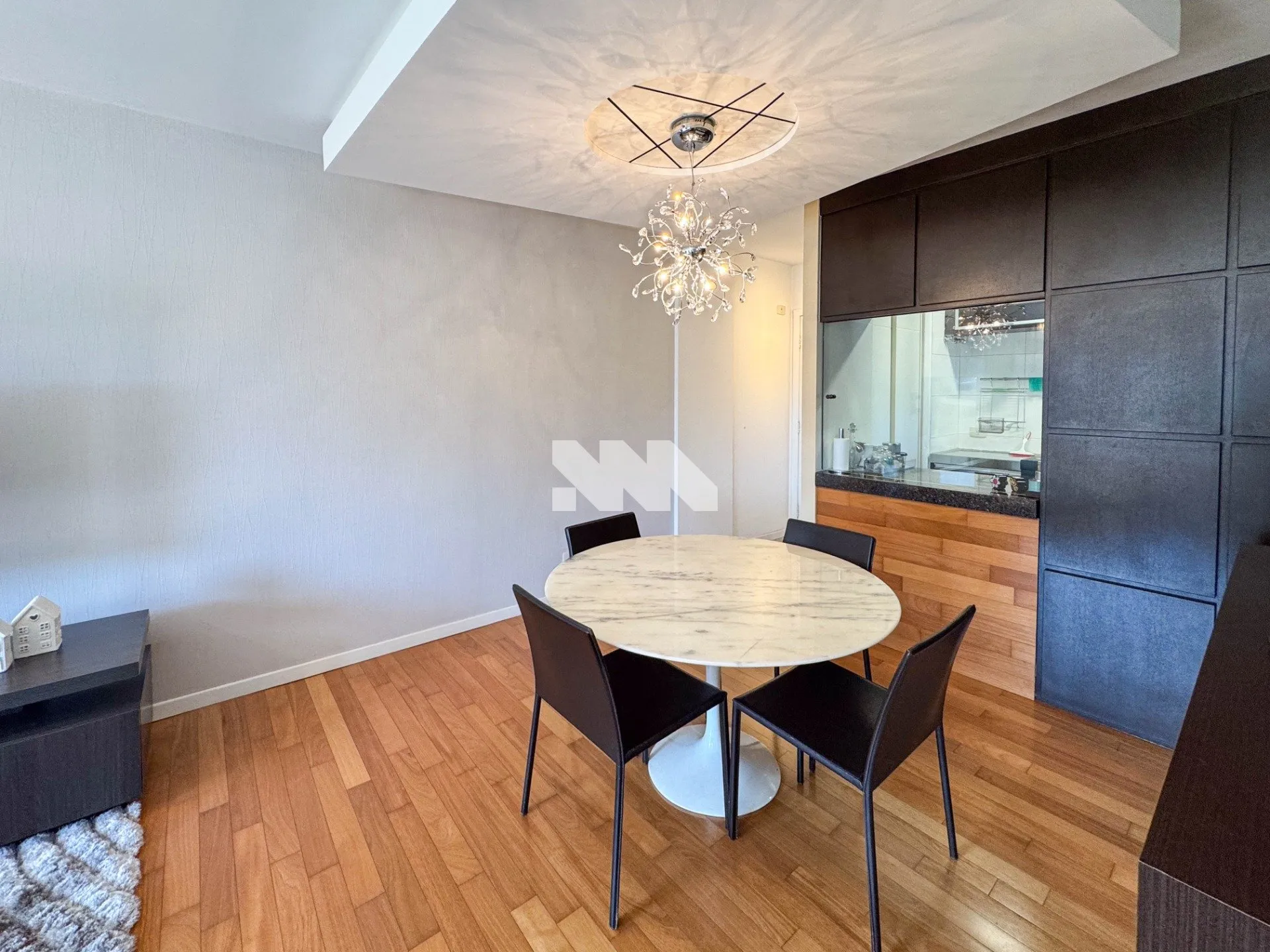 Furnished 104 m² apartment with 2 bedrooms and suite — photo 24