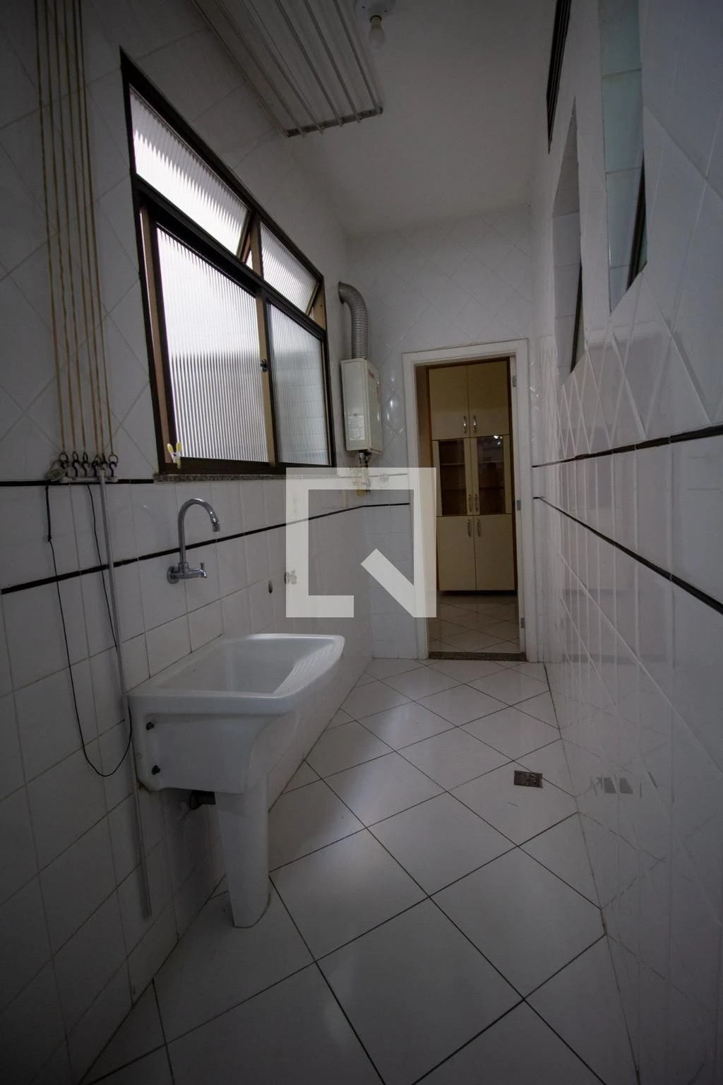 3-bedroom apartment with enclosed kitchen and private garden — photo 26