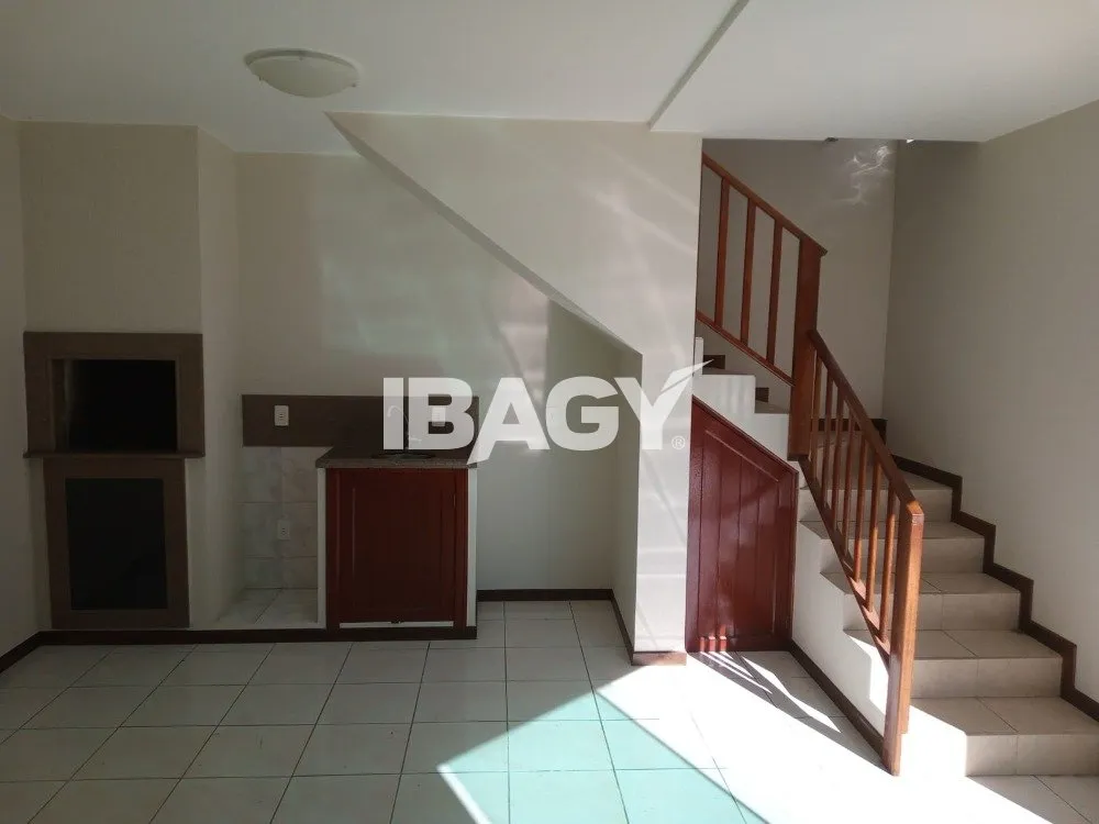 3-bedroom house with 1 suite and a separate kitchen — photo 2