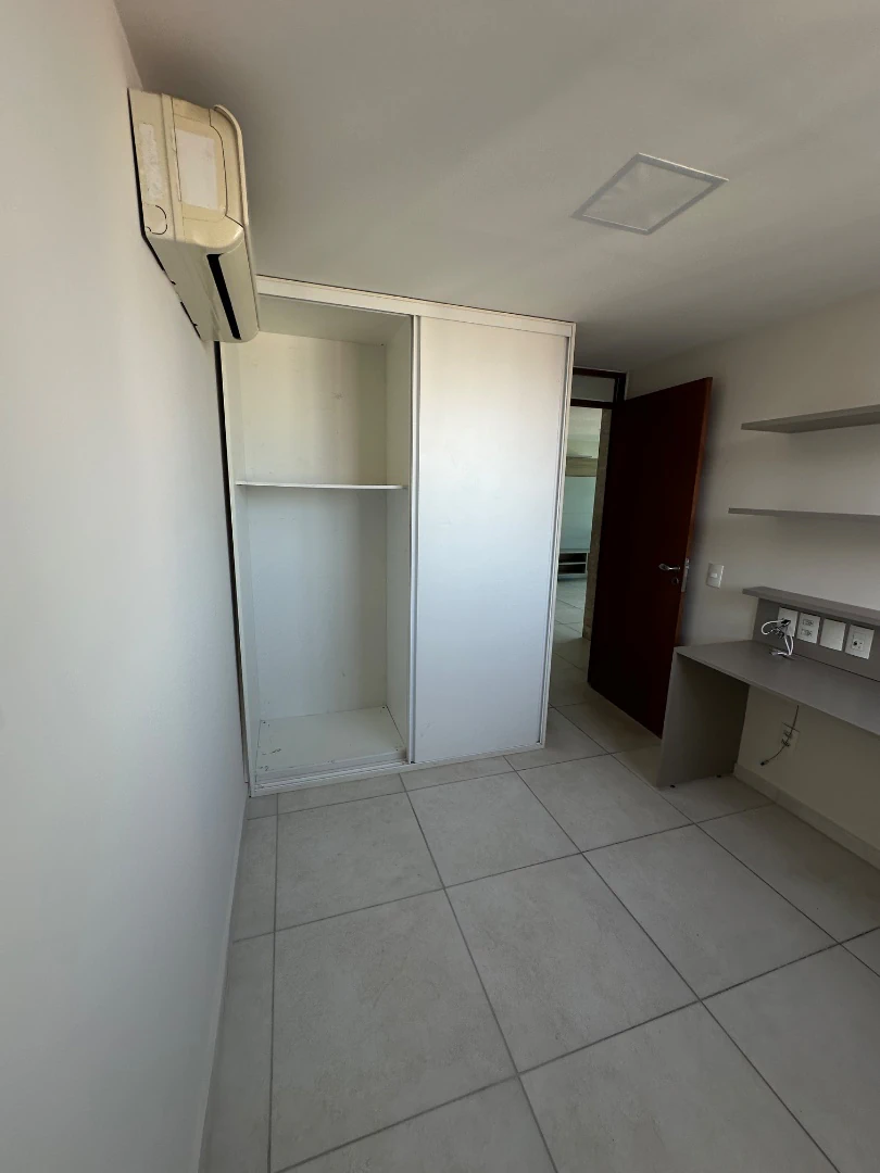 Apartment, 94 m², with a glass-enclosed balcony — photo 28