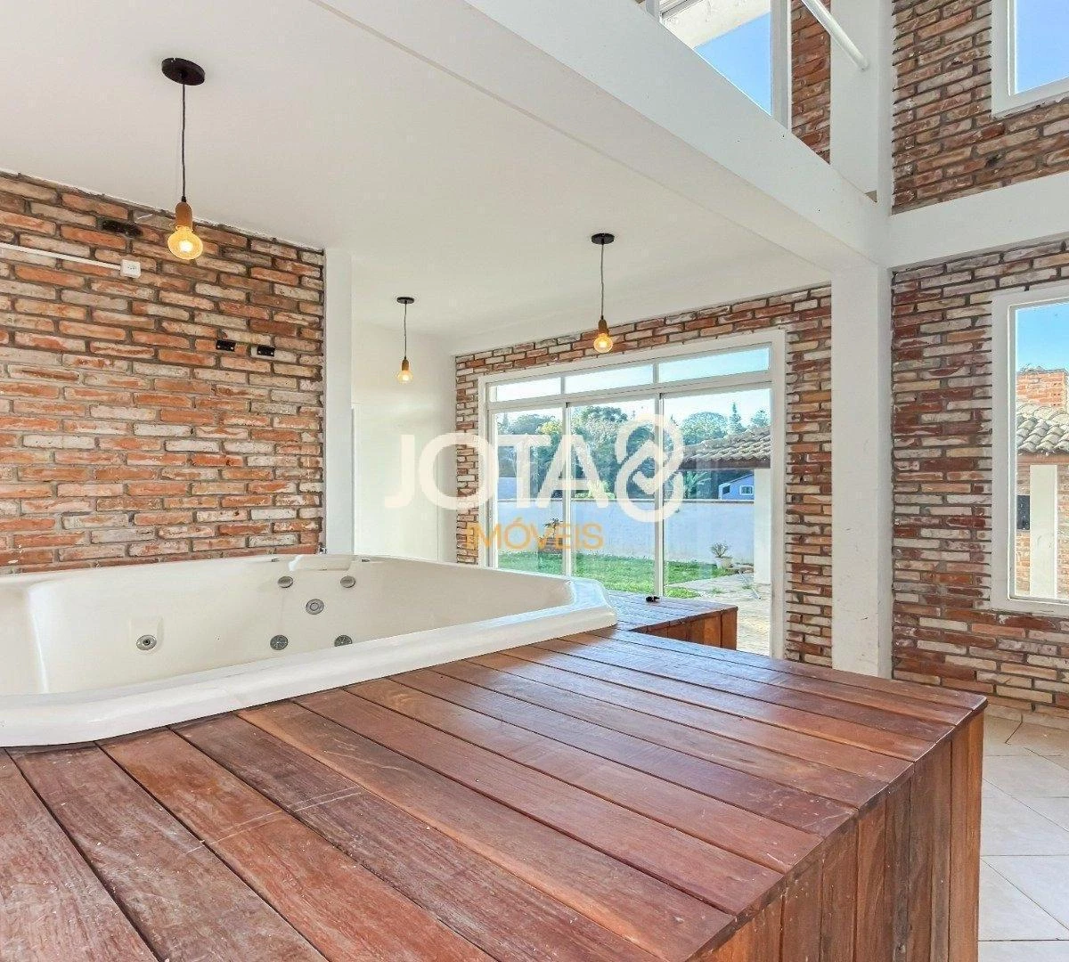 Spacious house with 3 en-suite bedrooms and 526 m² — photo 22
