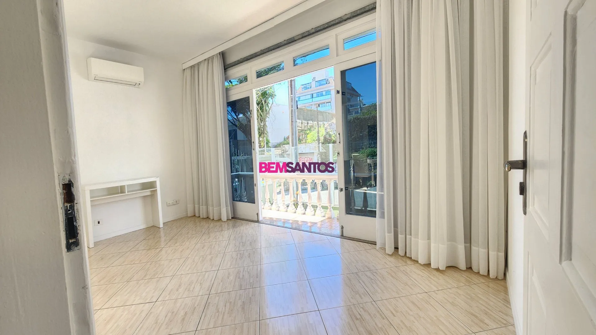 212 m² apartment with 3 bedrooms and 1 en-suite on floor 1