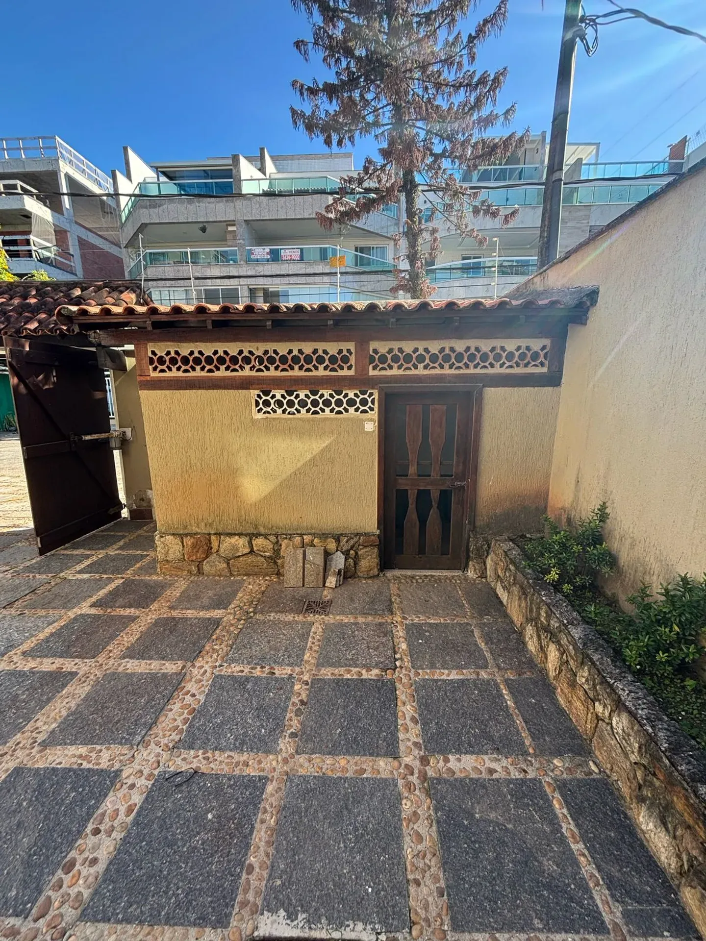 3-bedroom apartment with 5 bathrooms and a balcony — photo 52