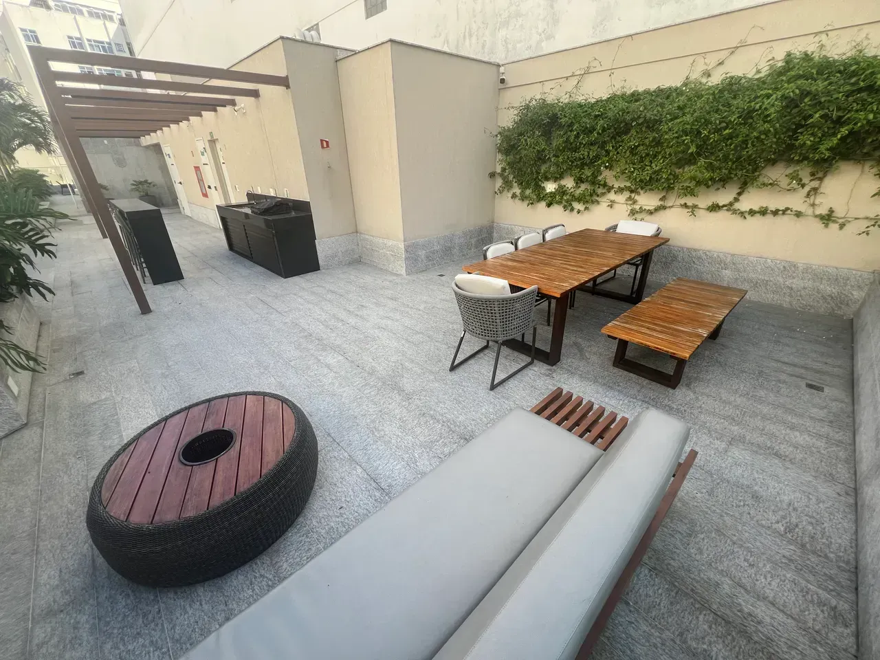 Furnished 1-bedroom apartment with separate gas kitchen — photo 12