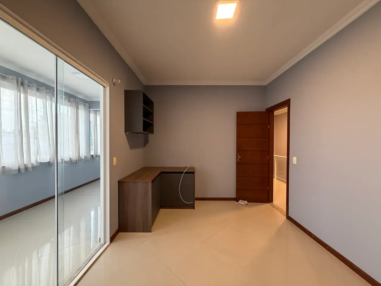 Casa com 4 quartos e 5 banheiros, 300 m² — photo 22
