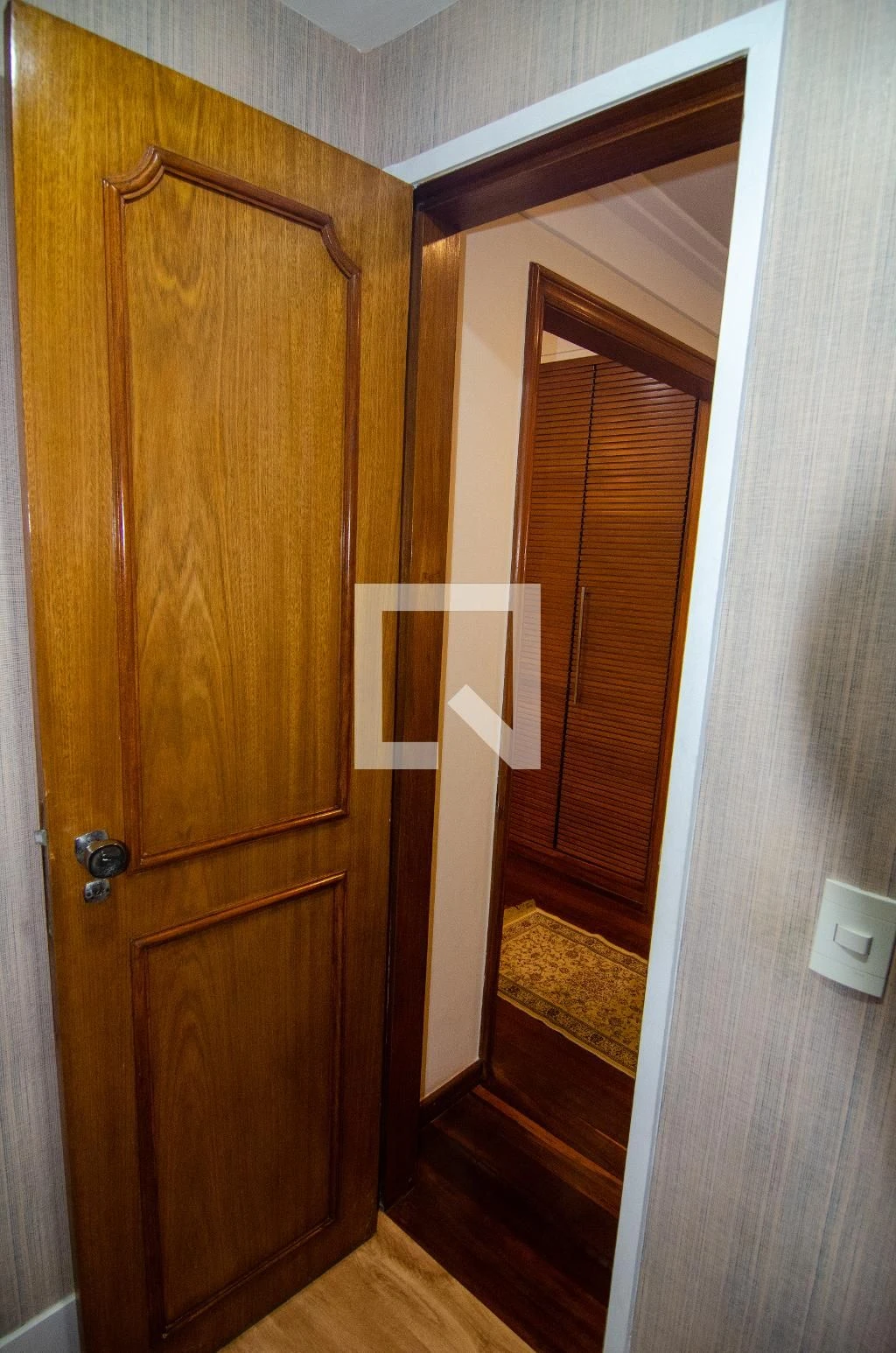 Furnished apartment, 166 m², with floor-to-ceiling windows — photo 28
