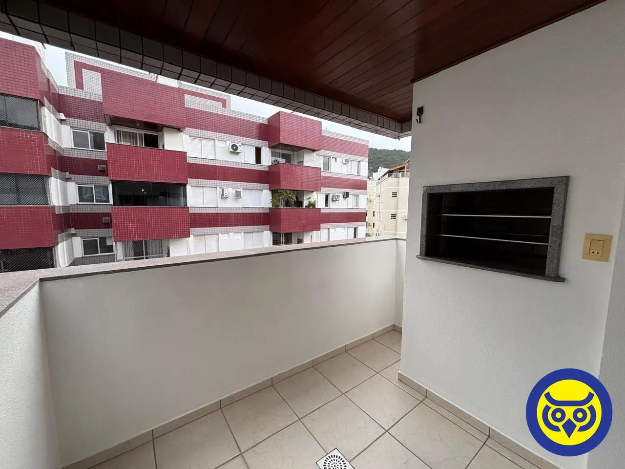 Apartment on the 5th floor with a grill on the balcony — photo 12