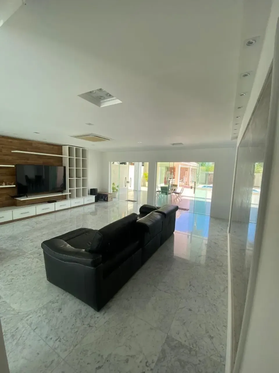 Unfurnished house with 5 bedrooms and 5 bathrooms — photo 20