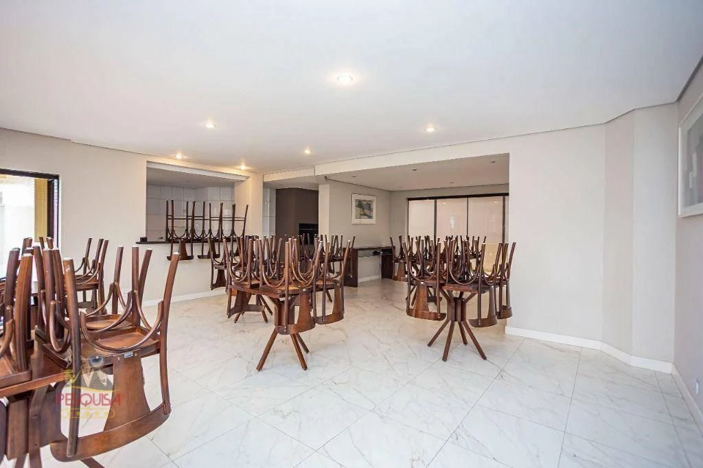 Apartment with 4 bedrooms and 190 m² — photo 46