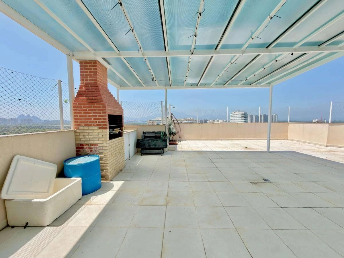 3-bedroom apartment in a building with a gym — photo 15