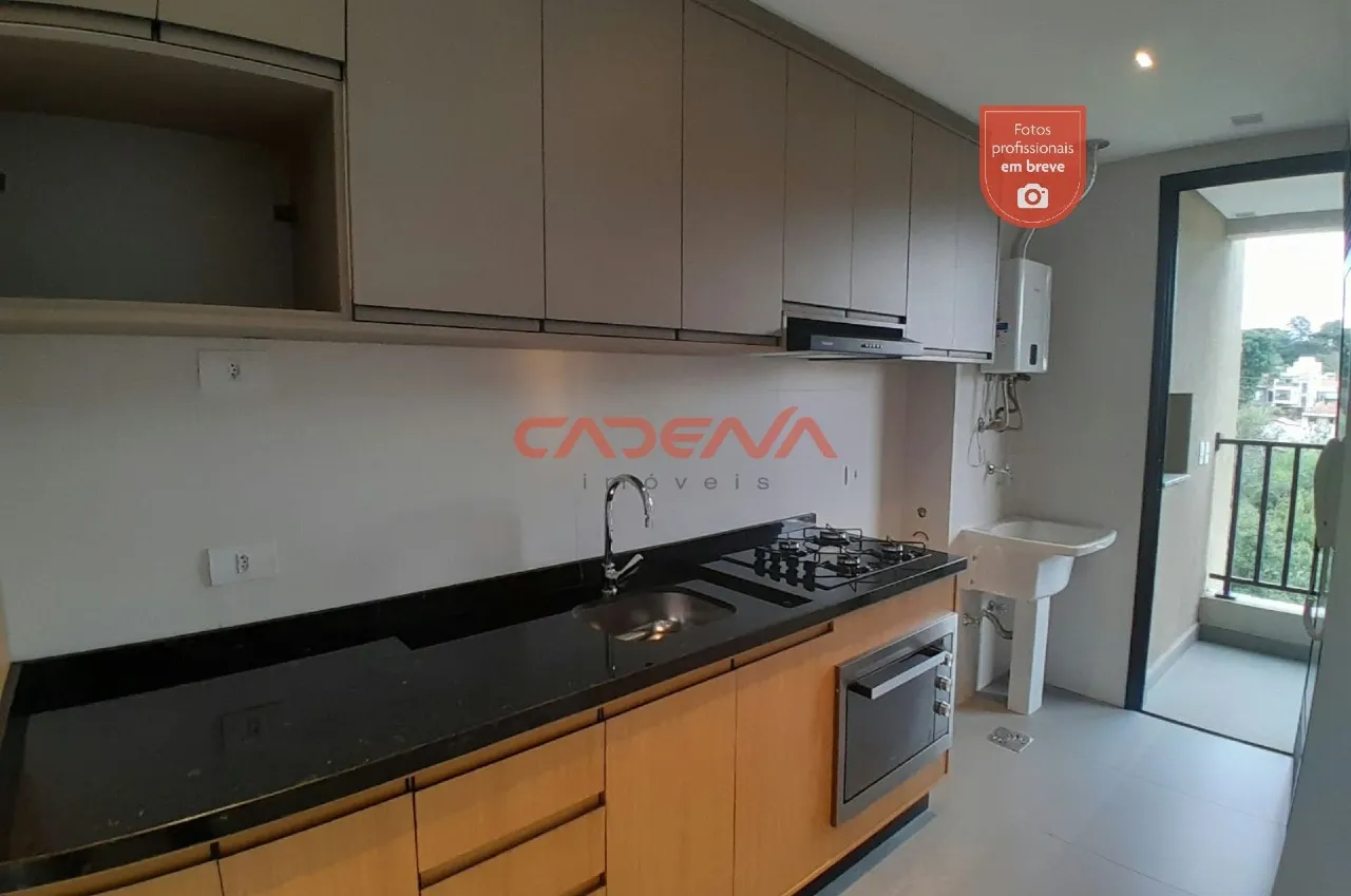 Apartamento com piso de madeira ou laminado, Tingui