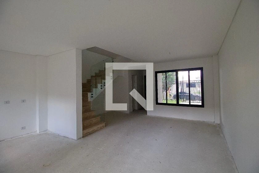 4-bedroom house with a garden — photo 3