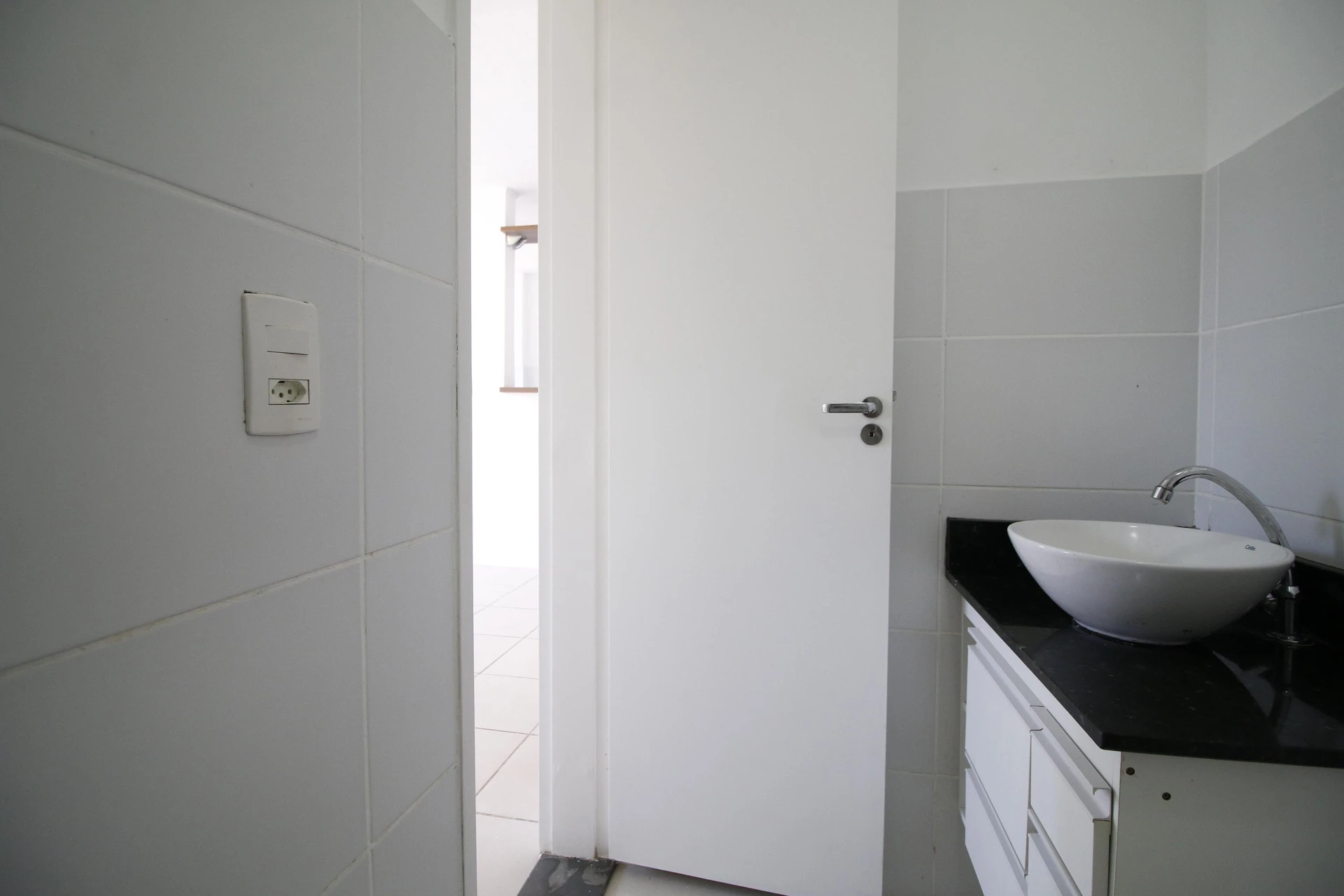 2-bedroom apartment in a building with a gym — photo 19