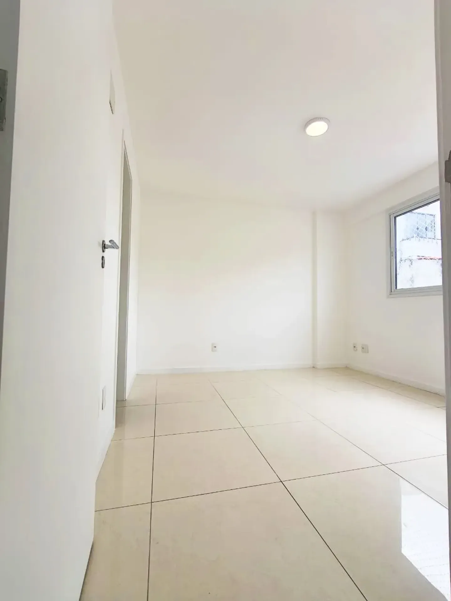 2-bedroom apartment with balcony, closed kitchen — photo 39