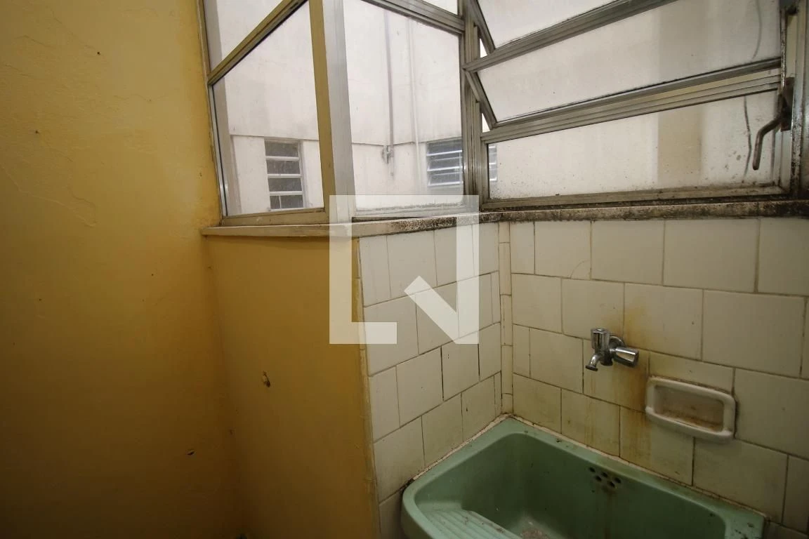 Unfurnished 1-bedroom apartment with separate kitchen — photo 22