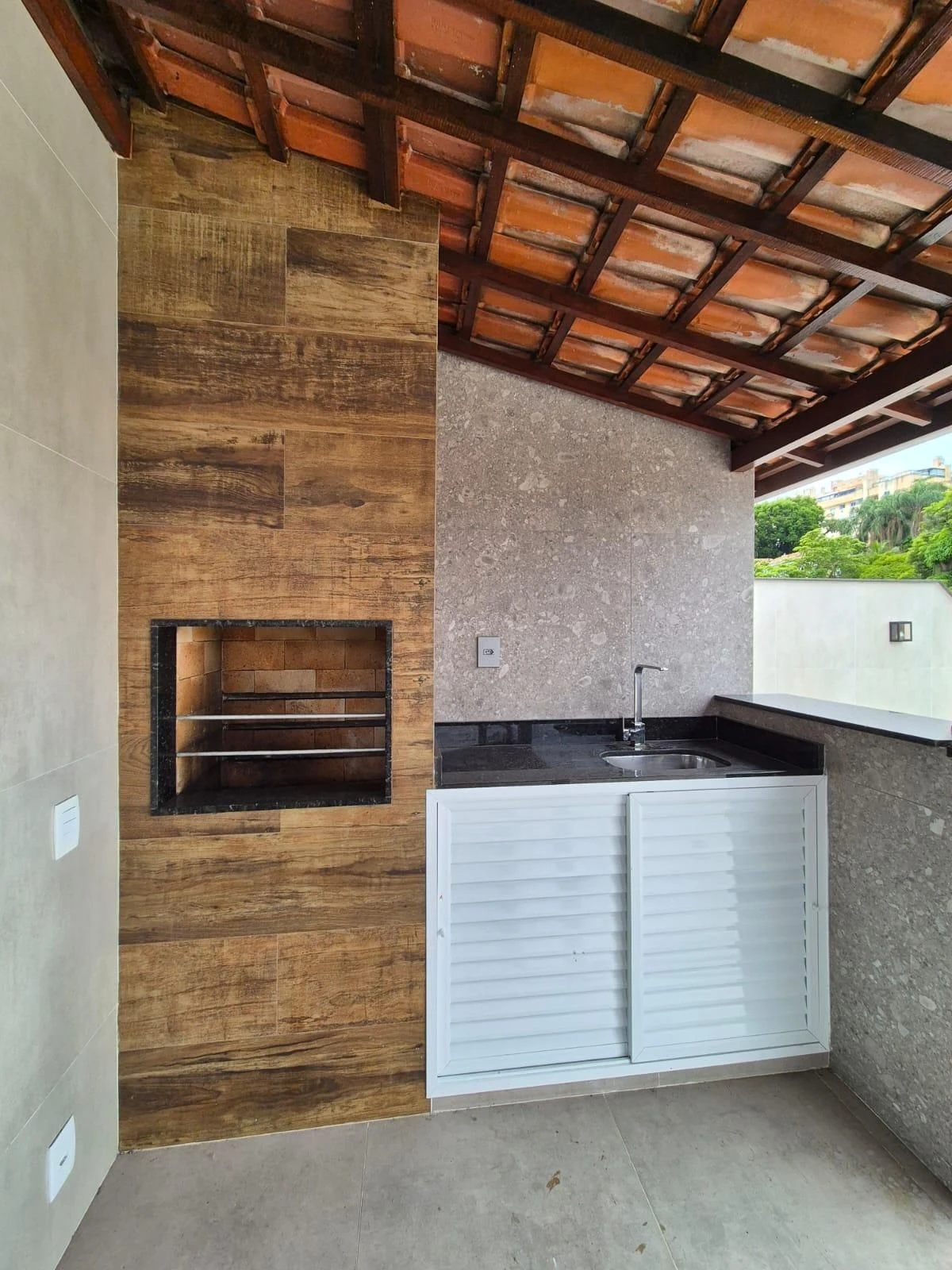 Unfurnished house with 5 bedrooms and integrated kitchen — photo 7