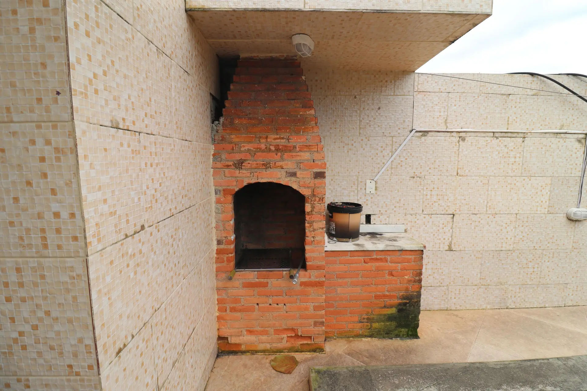 90 m² apartment with a water view and a grill on the balcony — photo 27
