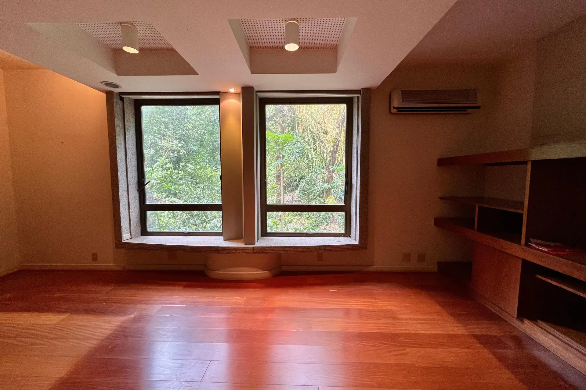 3-bedroom apartment with a water view — photo 26