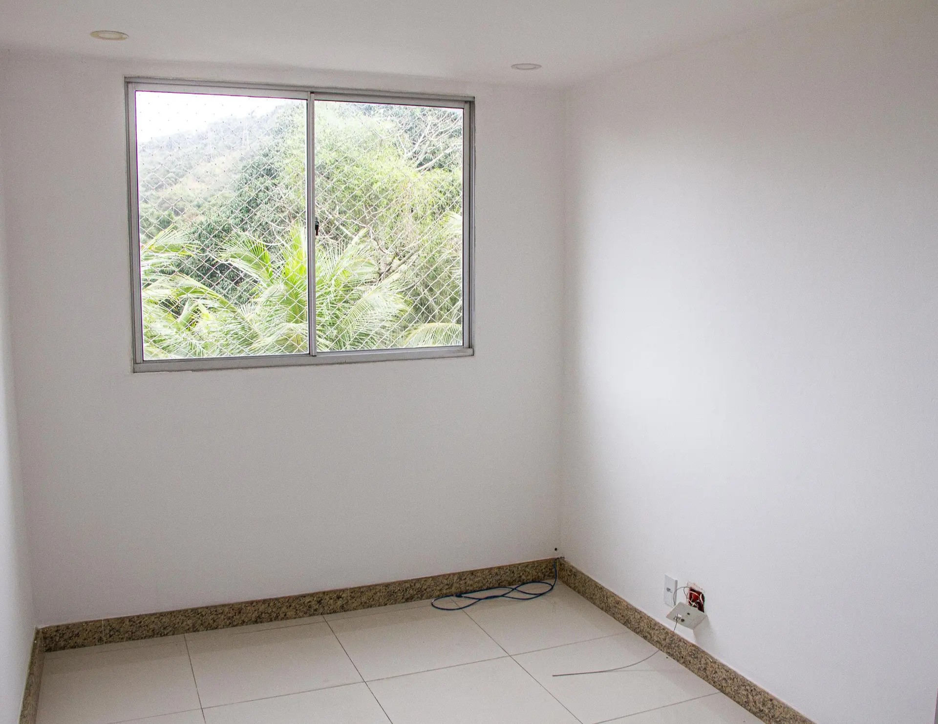 2-bedroom apartment with an open-plan kitchen — photo 4