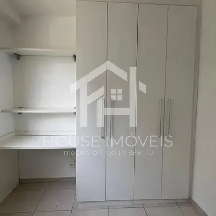 2-bedroom apartment in a building with a tennis court — photo 24