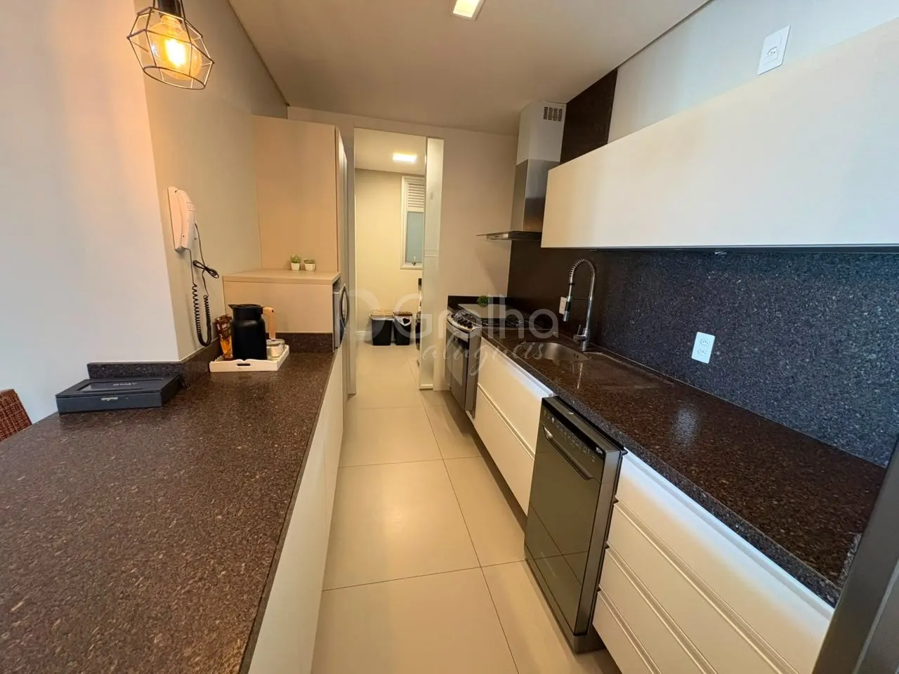 Furnished 2-bedroom apartment with 199 m² and 2 parking spaces — photo 27