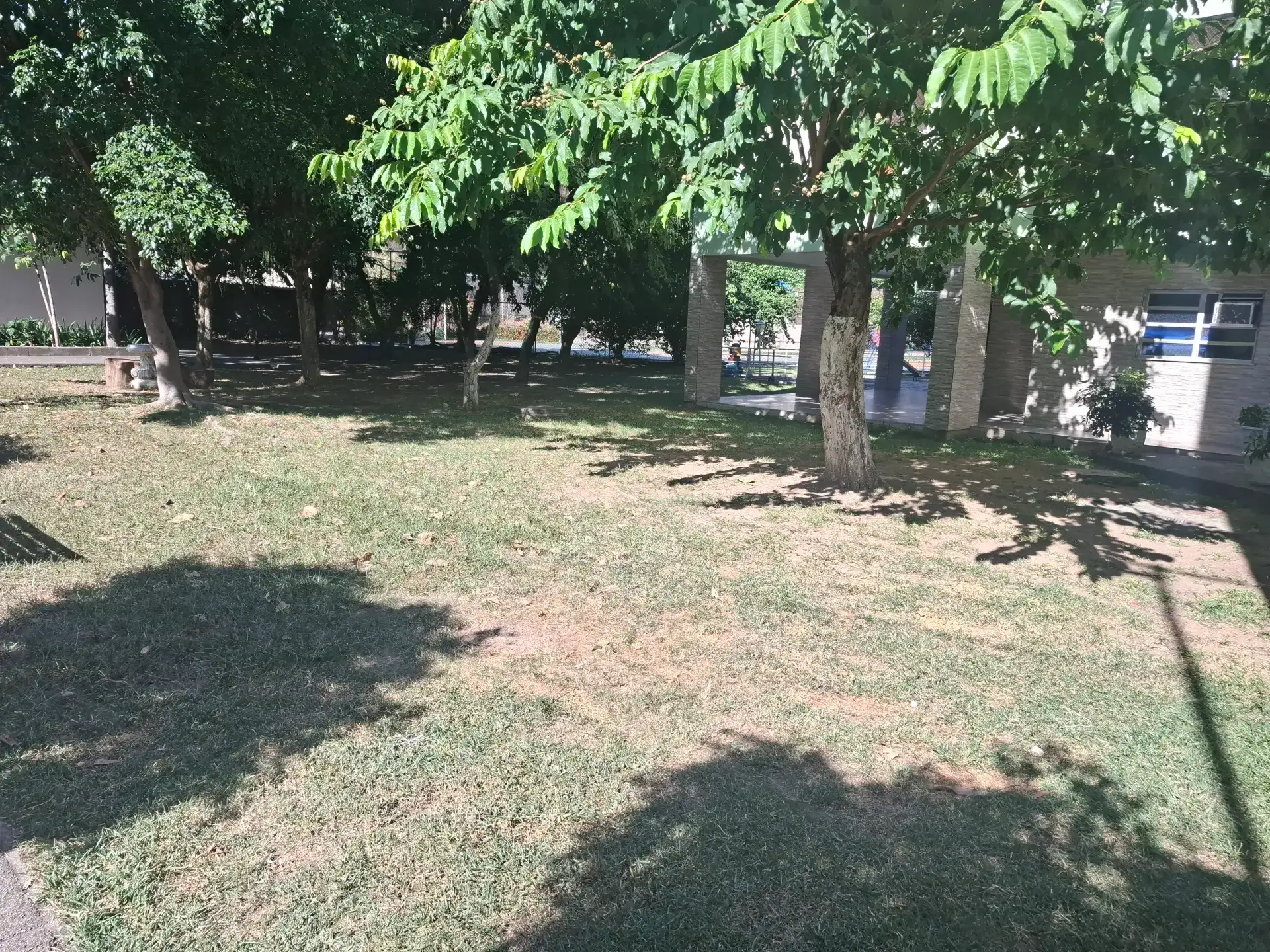 58 m² apartment with 3 bedrooms and 1 parking spot — photo 38