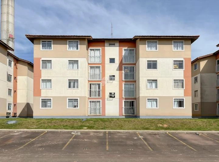 52 m² apartment with 2 bedrooms and fitted kitchen cabinets — photo 4