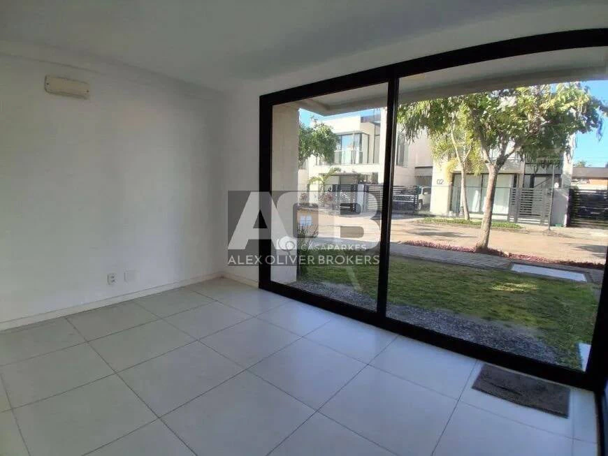Casa duplex com 3 suítes e cozinha com fogão a gás — photo 8