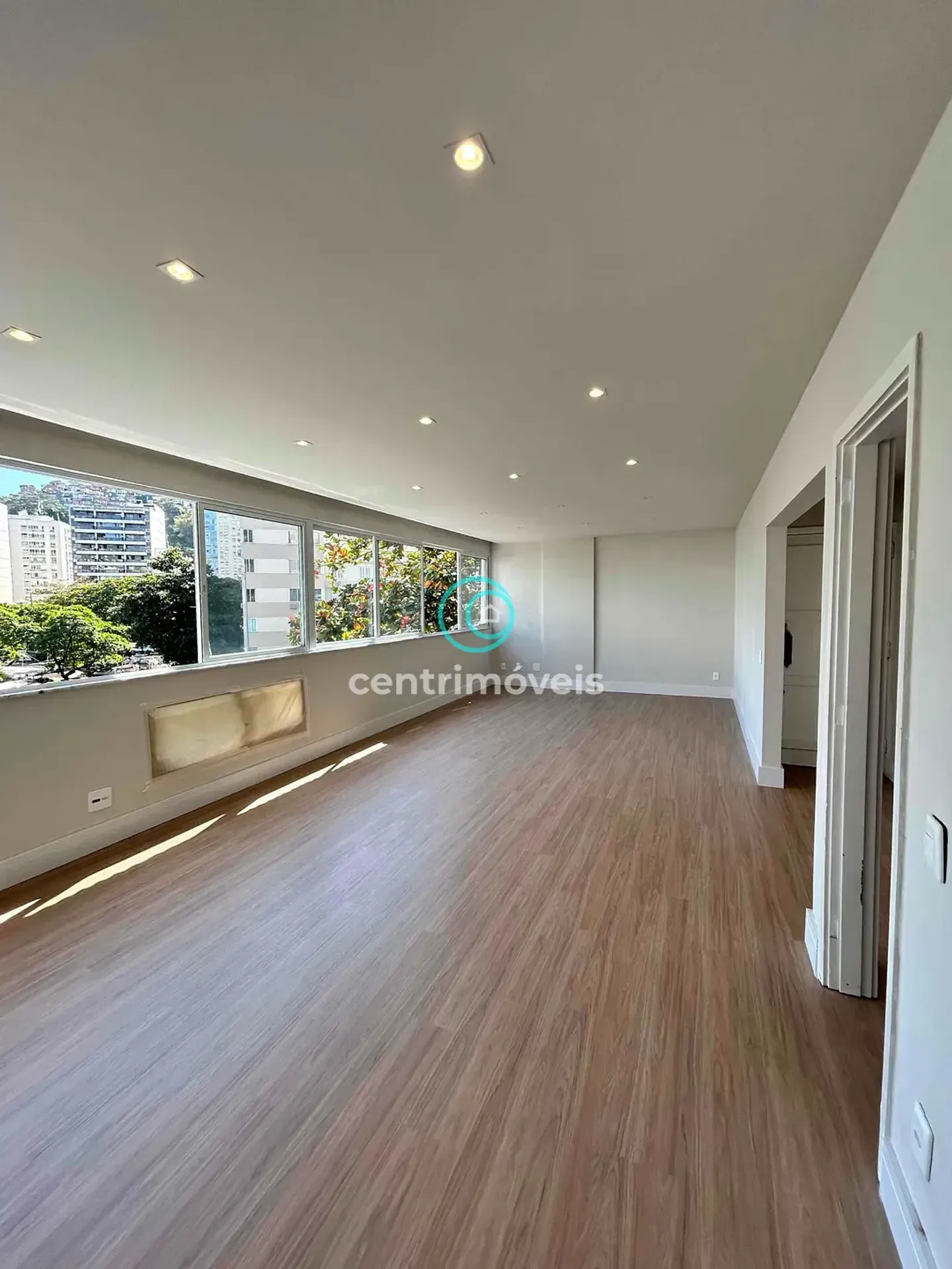 Apartment with 4 bedrooms and 138 m², 2 parking spots — photo 2