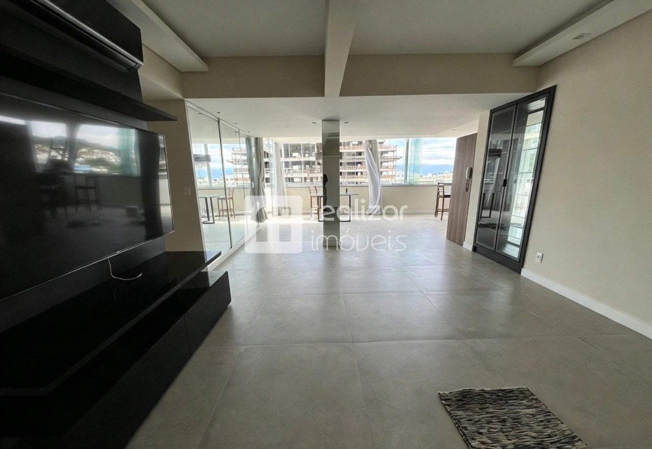 3-bedroom apartment with floor-to-ceiling windows — photo 5