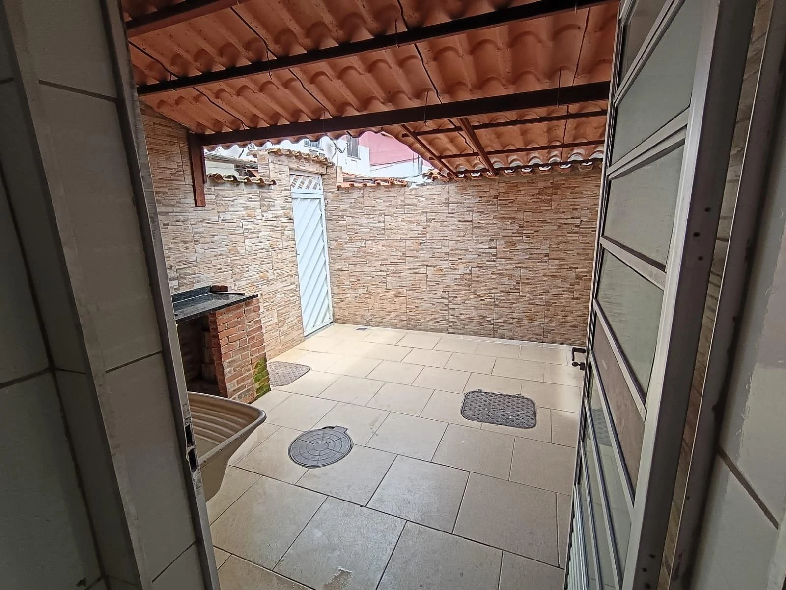 House, 50 m², with a grill on the balcony — photo 37