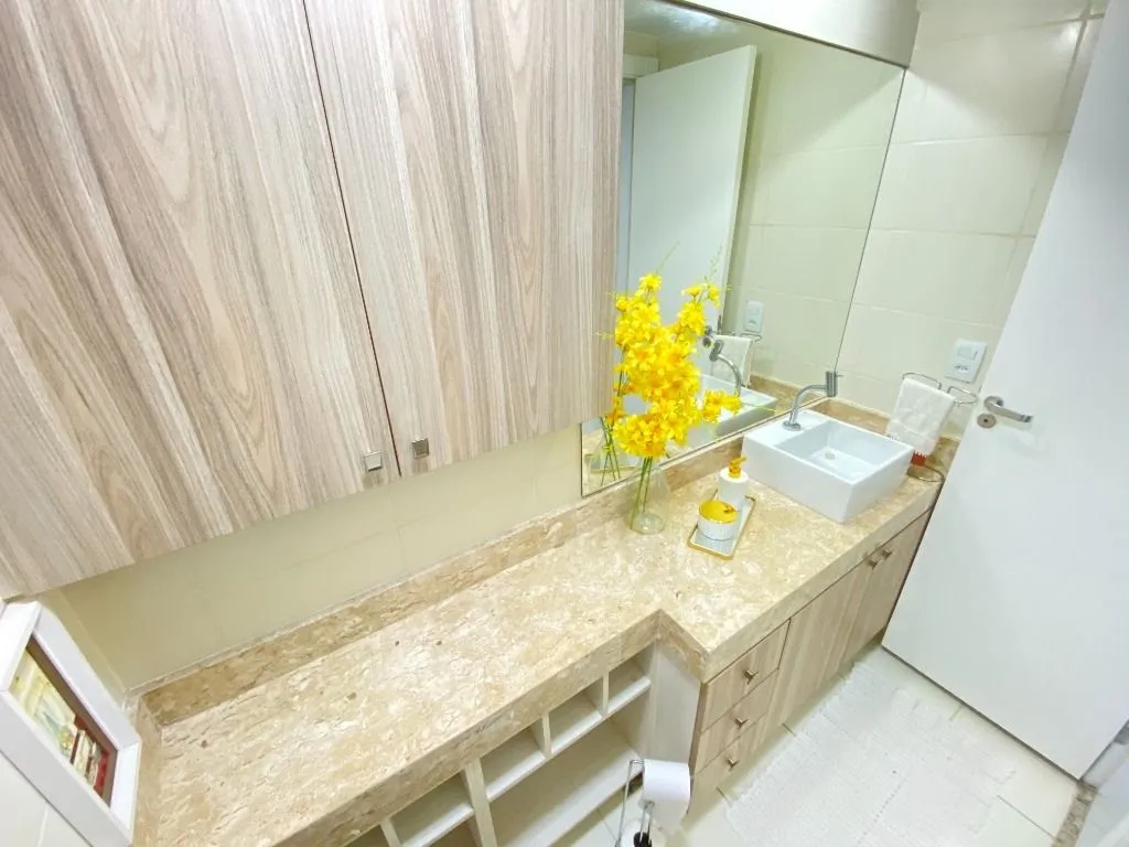 Рабочее место и 4 спальни: квартира 252 м² — photo 40