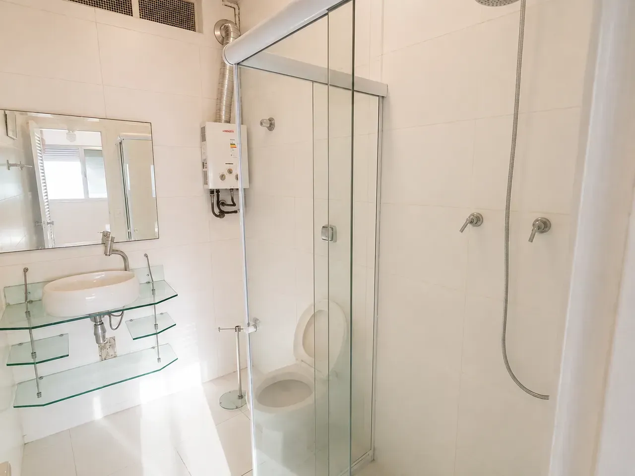 Unfurnished 150 m² apartment with 3 bedrooms and 4 bathrooms — photo 18