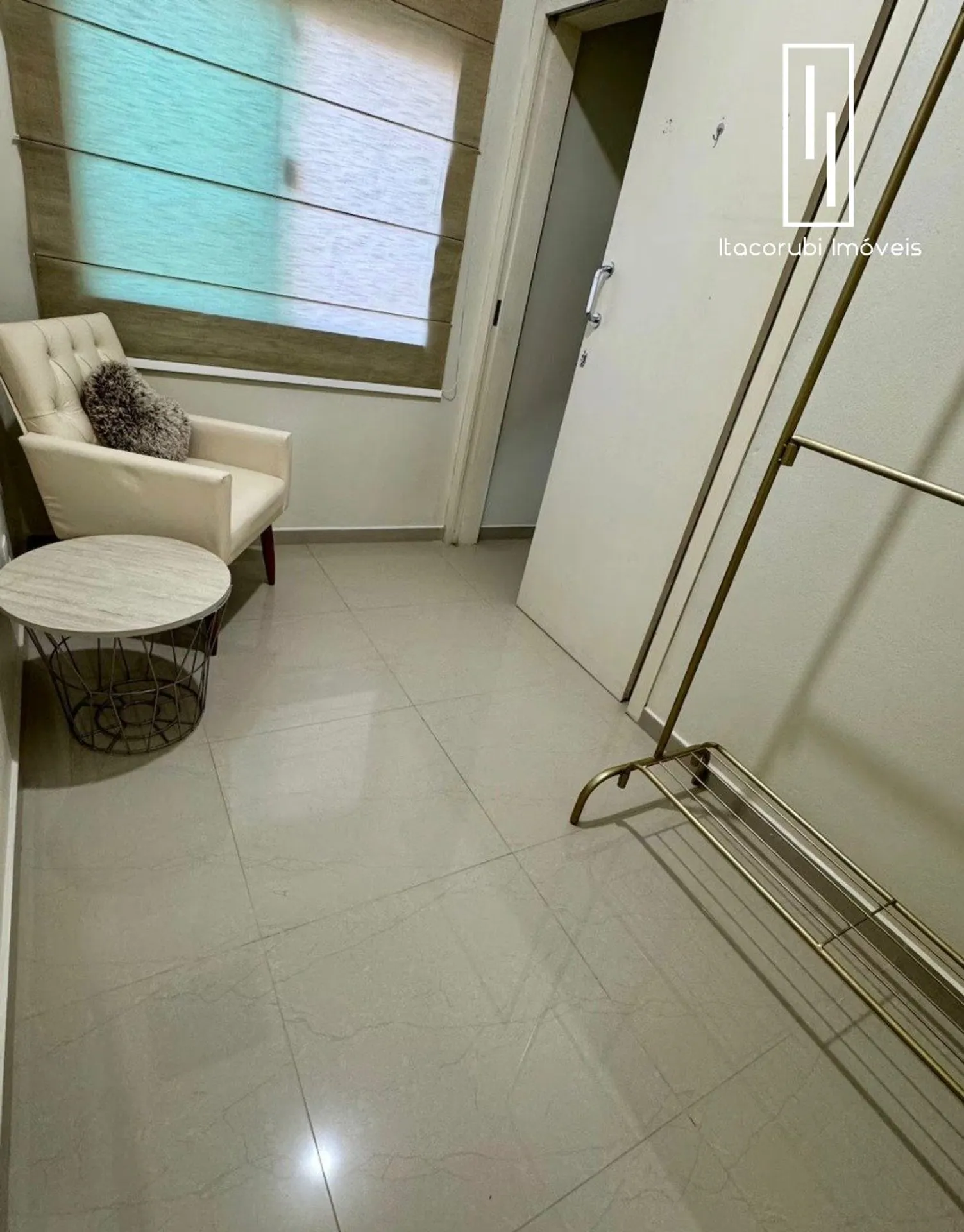 Furnished 2-bedroom house with an en-suite and pool — photo 40