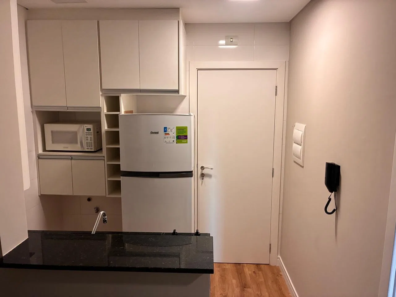 Departamento con piso de madera o laminado en Curitiba — photo 7