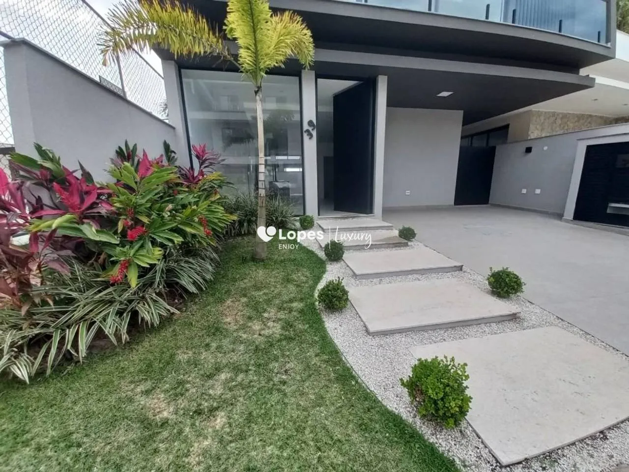 Unfurnished 4-bedroom house with 5 bathrooms and 329 m² — photo 3