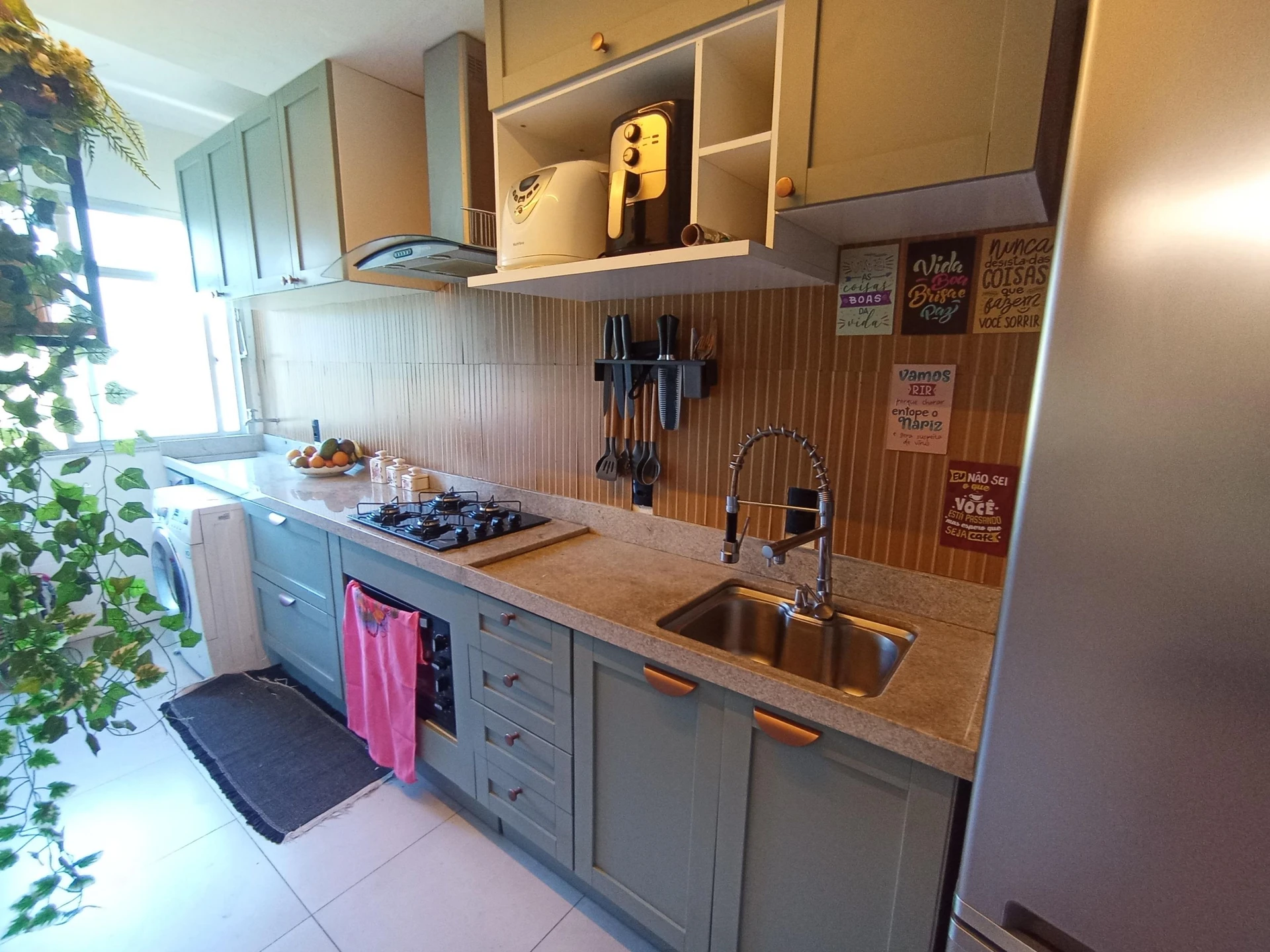 Furnished apartment with 2 bedrooms and a gas stove — photo 12